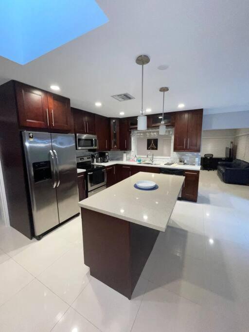 Modern Miami Oversized 3 Bedroom In Central Location Exteriör bild