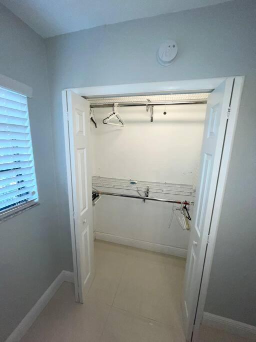 Modern Miami Oversized 3 Bedroom In Central Location Exteriör bild