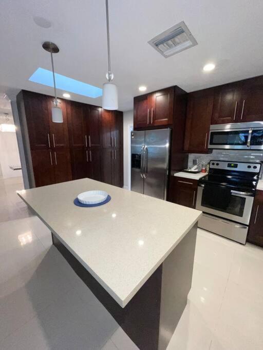Modern Miami Oversized 3 Bedroom In Central Location Exteriör bild